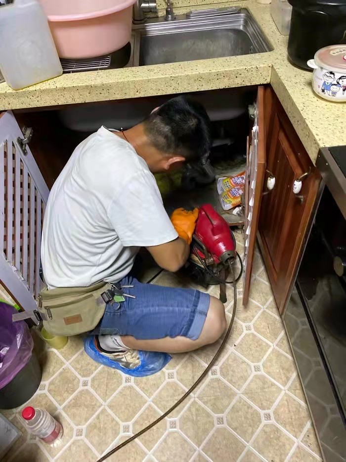 隆德通下水道