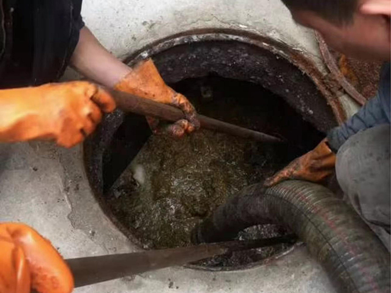 隆德清理化粪池时如何避免沼气的危害?